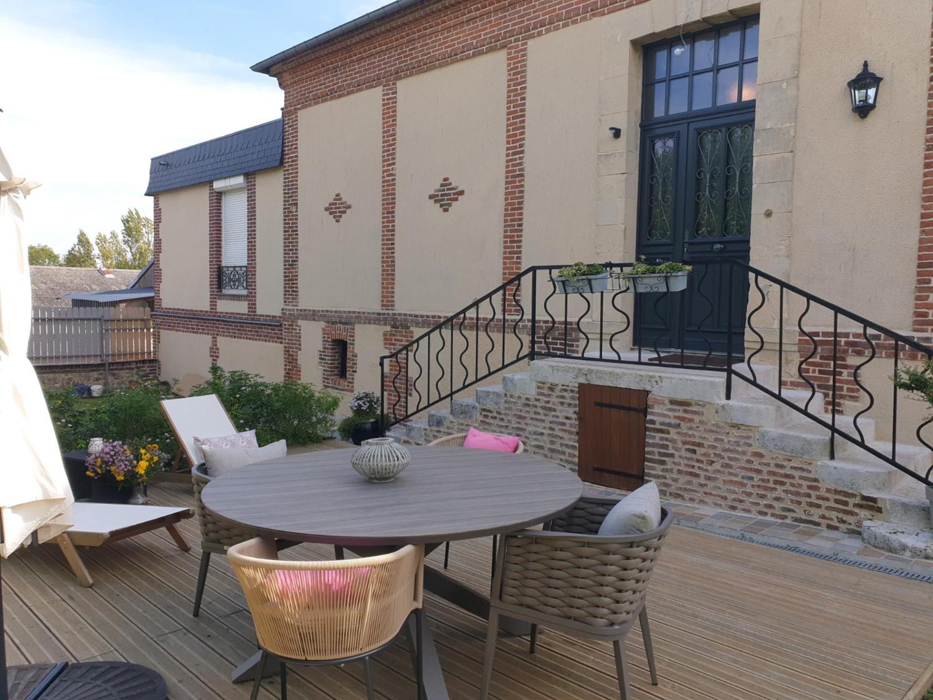 D'Anciennes "Chambres De Bonnes" Honfleur Exterior photo
